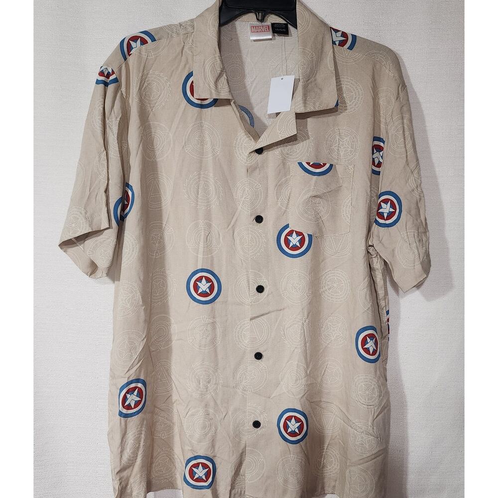 Captain America button down short sleeve shirt Men's Large